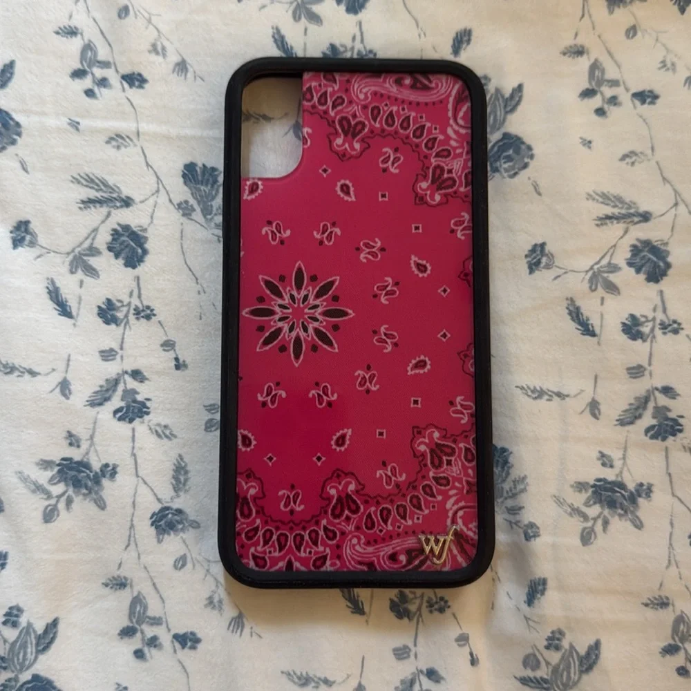 EUC Bundle of Wildflower iPhone X/XS Cases - Bandana, Floral, Heart